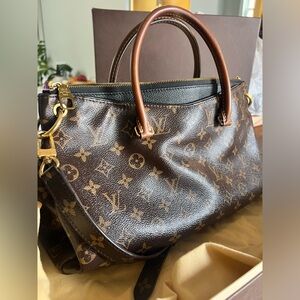 Louis Vuitton Pallas 2015 limited edition handbag with removable shoulder strap